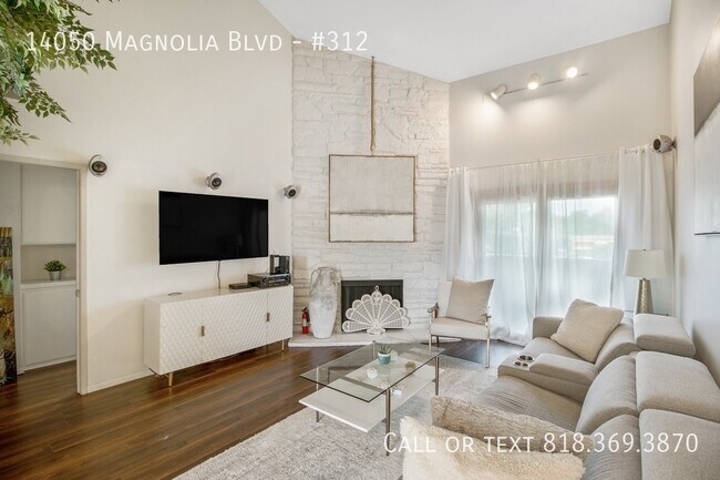 Building Photo - 14050 Magnolia Blvd