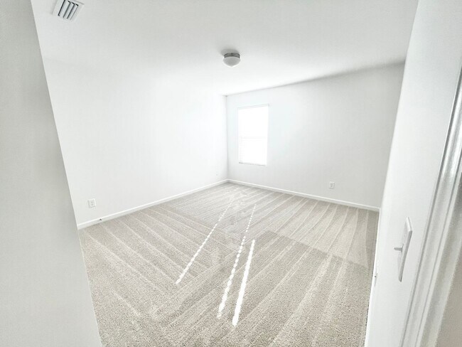 Building Photo - Paired Home 3br 2.5ba minutes from I-77 and I-40 Tour today!