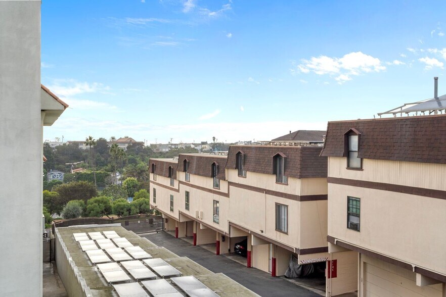 Building Photo - 1720 Ardmore Ave