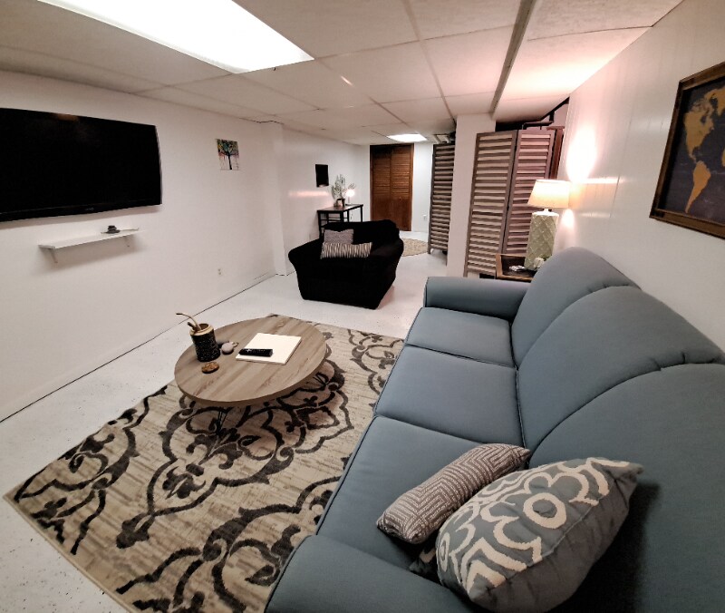 Building Photo - 514 13th Ave