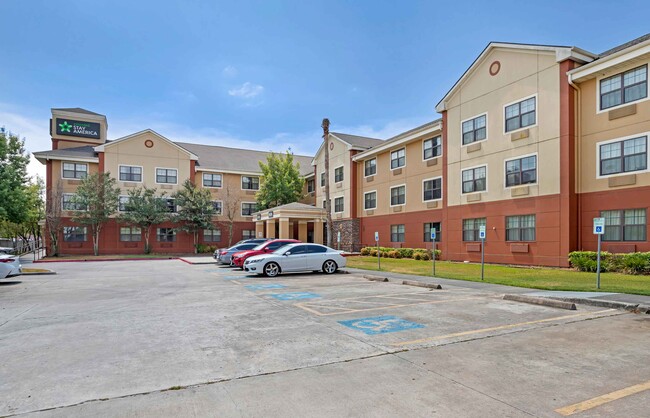 Building Photo - Furnished Studio-Houston - Willowbrook - H...