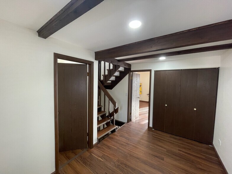 Building Photo - 149 Forest Ave