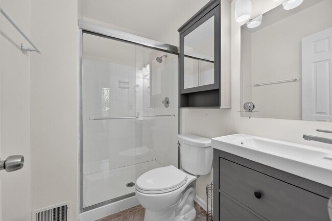 Building Photo - 5619 Ridge View Dr