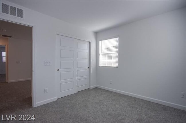 Building Photo - 843 Watford Pl