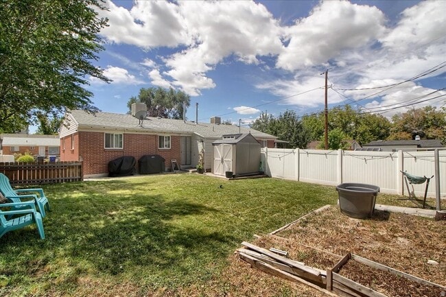 Building Photo - 1239 E 3800 S