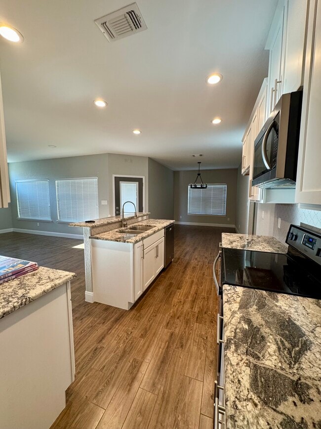 Building Photo - 124 Parkcrest