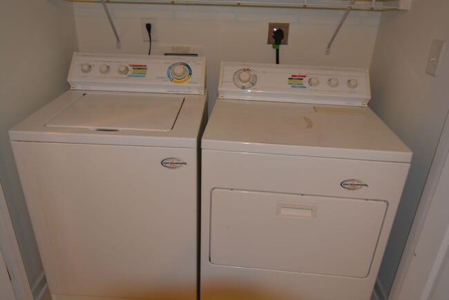 Building Photo - Sophisticated Living Near RTP & Duke