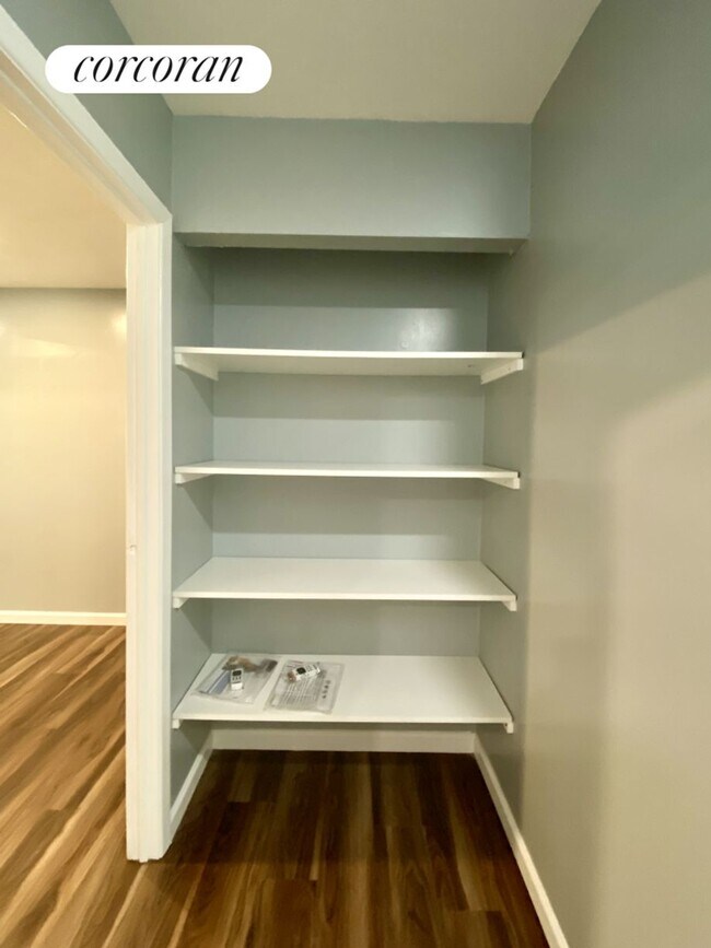 Building Photo - 120 George St