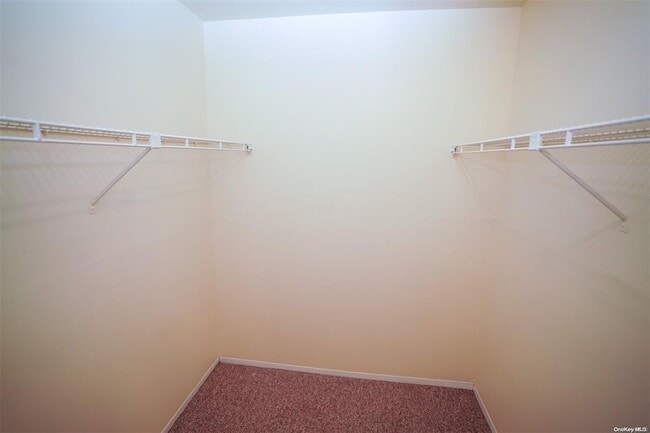 Building Photo - 906 Gotham Ct S