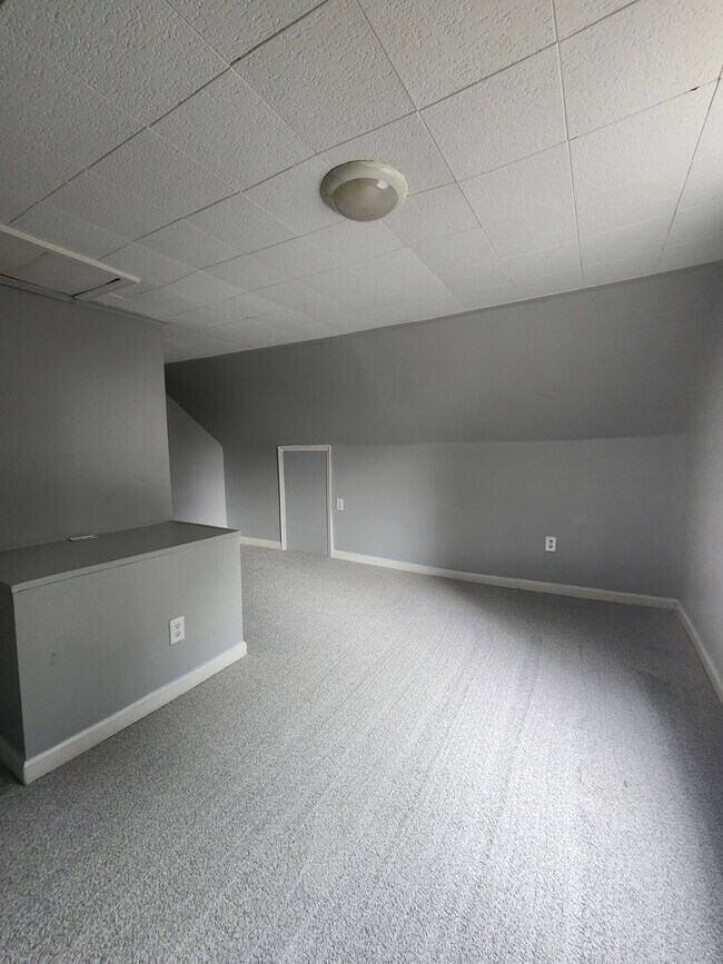 Building Photo - Newly Renovated Columbus Gem with Bright Sunroom and Large Fenced Yard