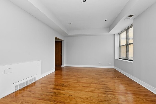 Building Photo - Beautiful 2 Bedroom in South Shore