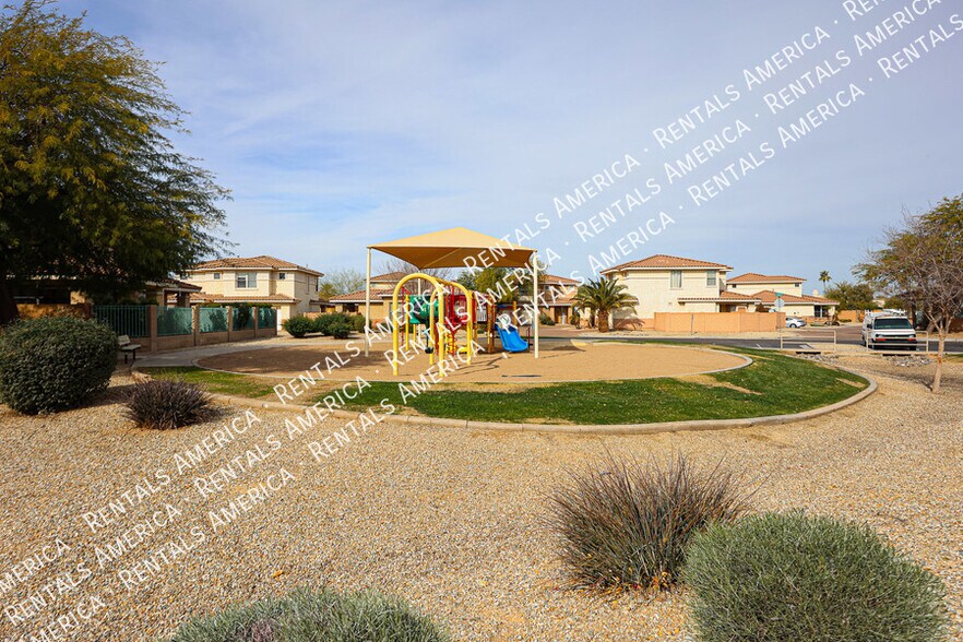 Building Photo - 2218 N 135th Dr