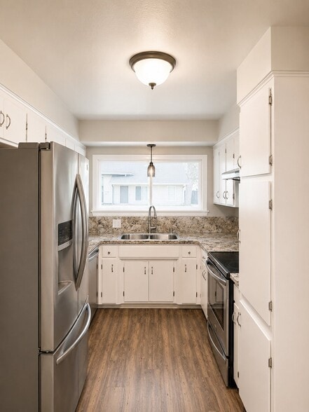Building Photo - 1112 Jonas Ave