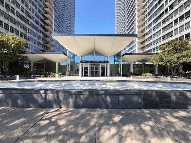 Building Photo - 3550 N Lake Shore Dr