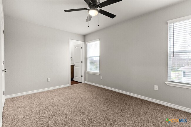 Building Photo - 304 Blair St