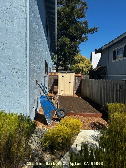 Side Yard Garden Bed - 132 Bar Harbor Ct