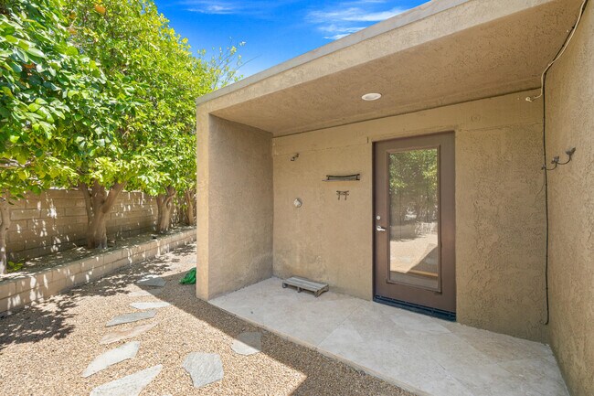 Building Photo - 70520 Gardenia Ct