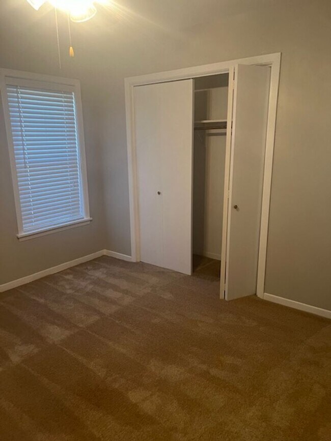 Building Photo - 2 Bedroom 1 Bathroom Georgetown Home