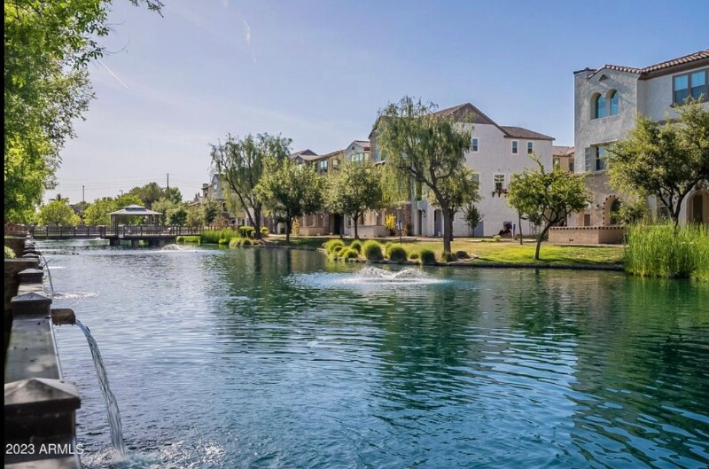 Building Photo - 2622 S Alpine Dr