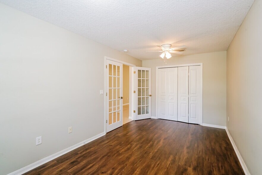 Building Photo - 8519 Parrots Landing Dr