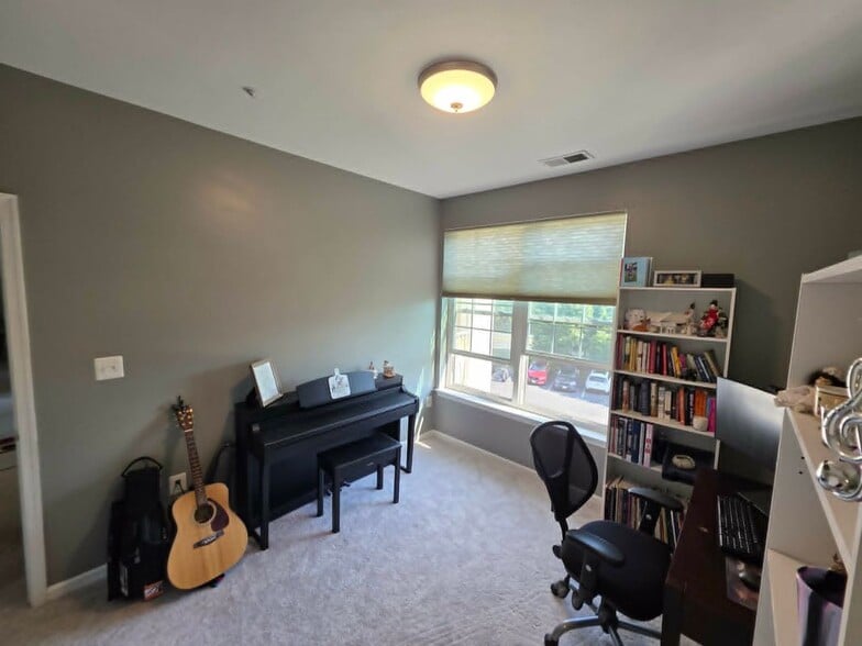 Building Photo - 43300 Marymount Terrace