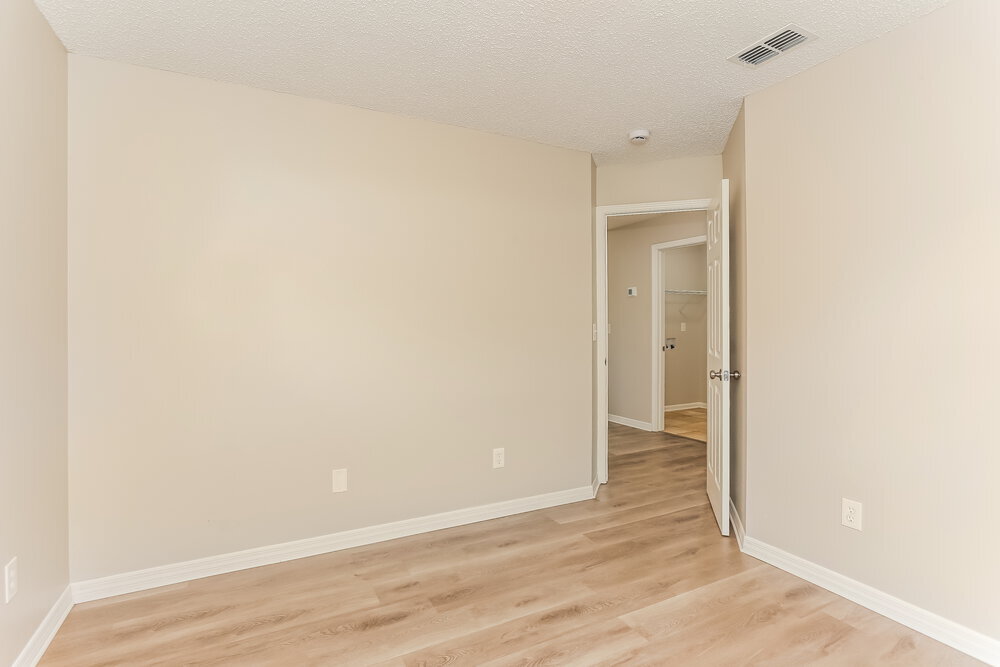 Building Photo - 3416 International Village Dr W