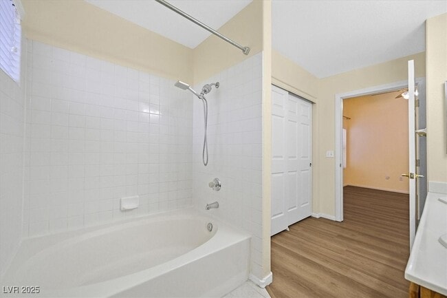 Building Photo - 137 Tapatio St