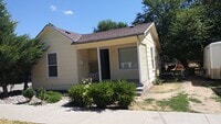 Building Photo - 2 Bedroom 1 Bath- House