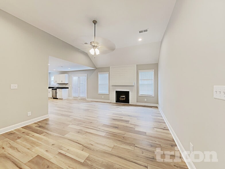 Building Photo - 1063 Spicer Dr