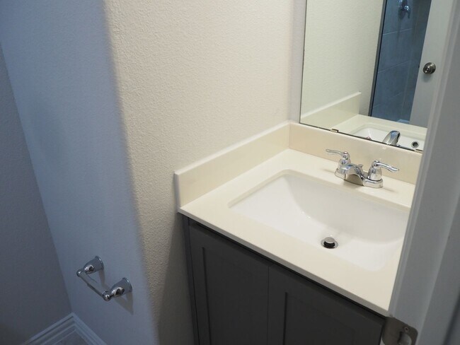 Building Photo - Must See 4 Bed 3 Bath Home in Aubrey