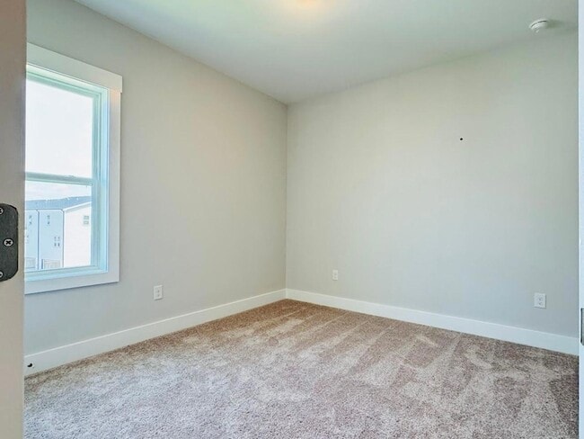 Building Photo - 2116 Big Falls Dr