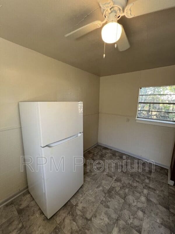 Building Photo - 13363 Sunshine Rd