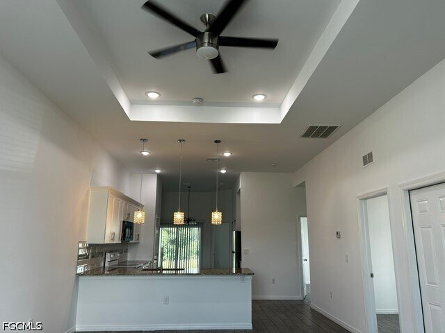 Building Photo - 2202 Haviland Ave S