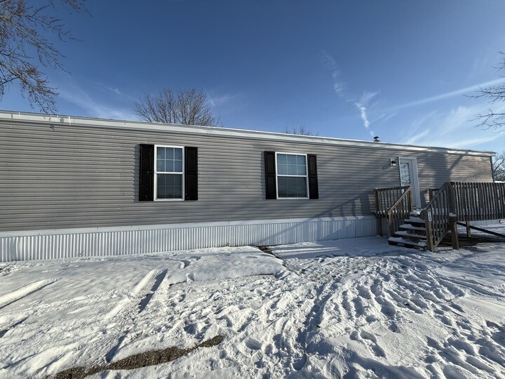 Building Photo - 10610 State Rte 762