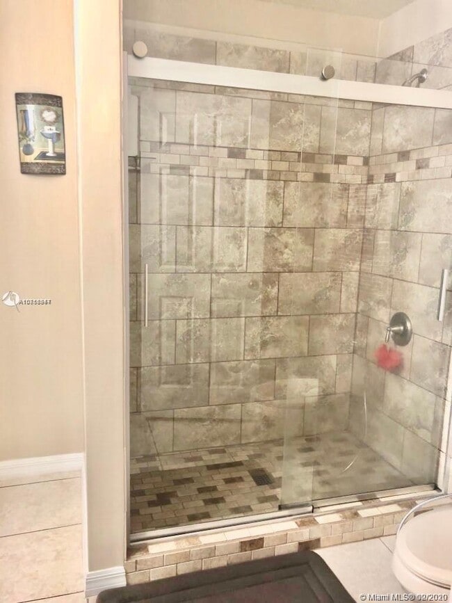 Building Photo - 7692 N Southwood Cir