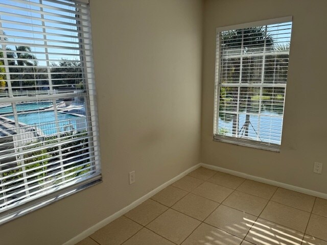 Building Photo - 153 Santa Clara Dr