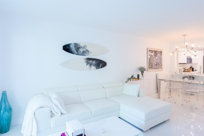 Building Photo - 3581 S Ocean Blvd