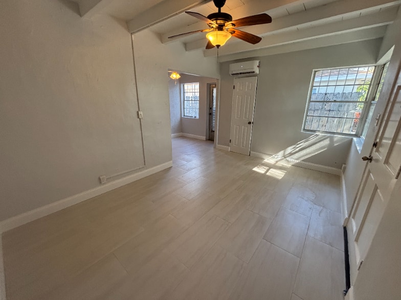 Building Photo - 511 51st St