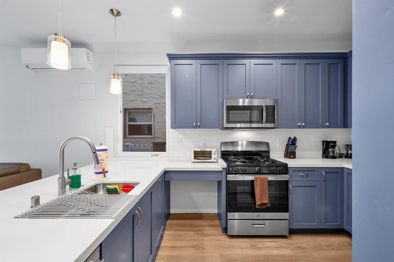 Building Photo - 717 Island Ct