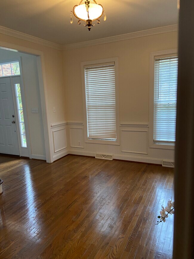 Building Photo - 100 Beacon Hill Pl