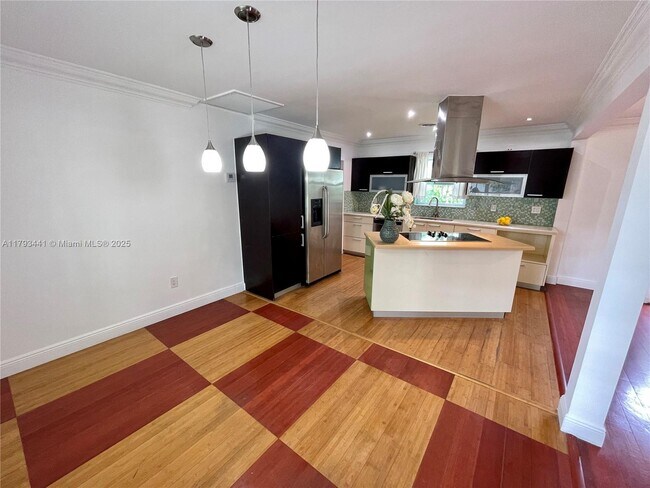 Building Photo - 401 Savona Ave