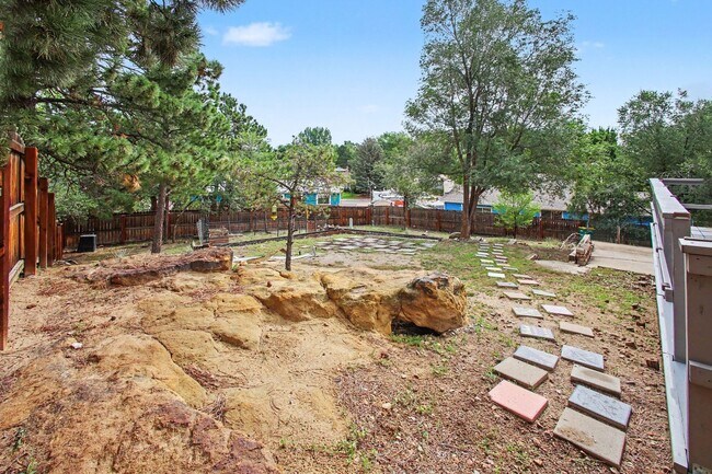 Building Photo - 2720 Northridge Dr