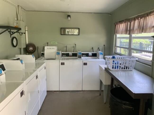 Onsite Laundry - 5600 N Banana River Blvd