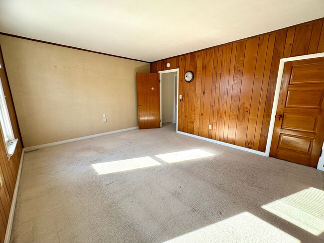 Building Photo - 501-503 E High St