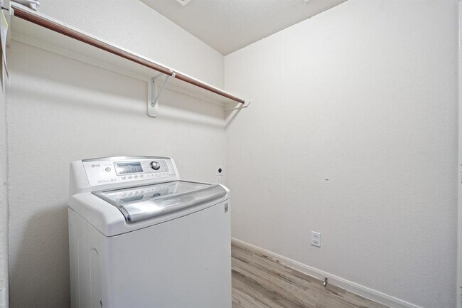 Building Photo - 9626 Winter Bloom Ln