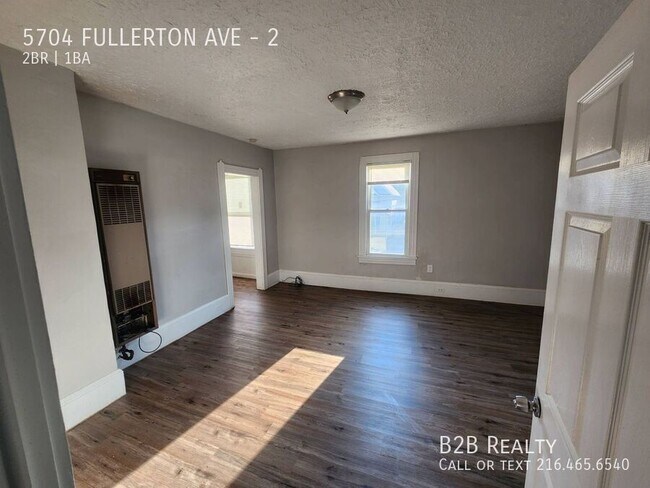 Building Photo - 5704 Fullerton Ave