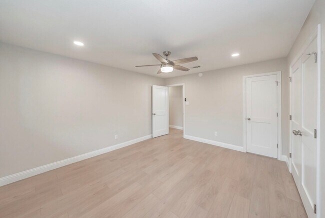 Building Photo - 4904 Arborlawn Dr