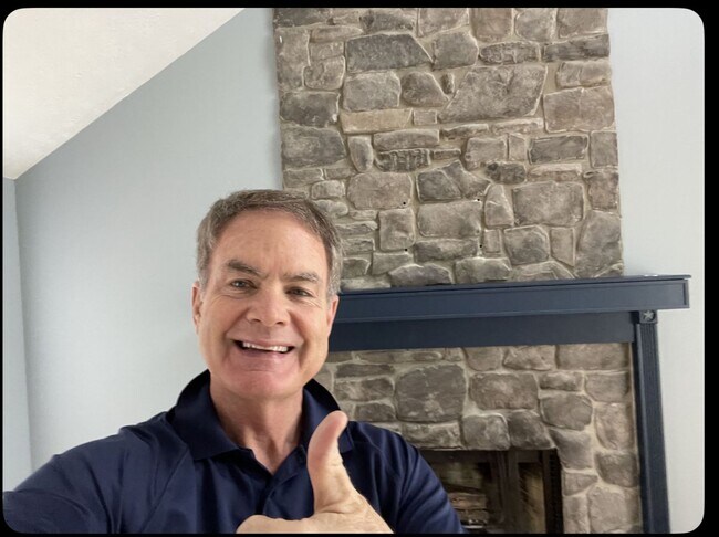 Building Photo - Three bedroom two bath