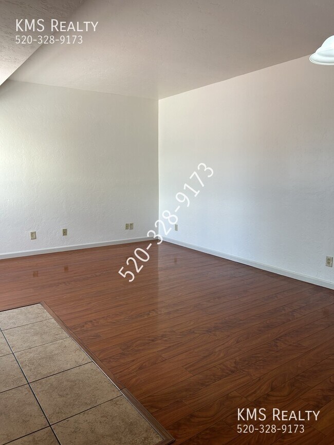 Building Photo - 781 N Anita Ave