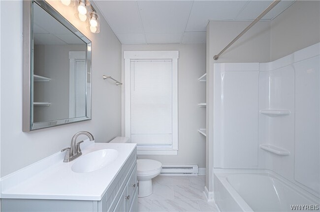 Building Photo - 2148 Main St